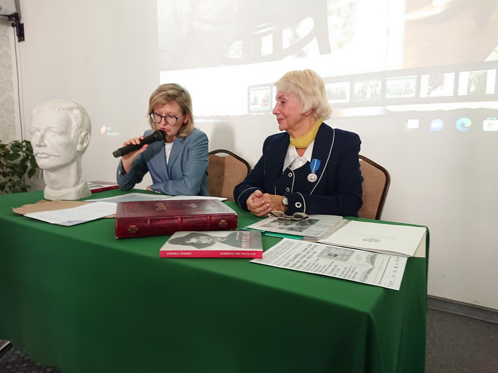 Zdjęcie Blewoński_21b8bb958-810c-4212-a051-bcffdf48008b.jpg w galerii Konferencja w II LO dot. Józefa Blewońskiego